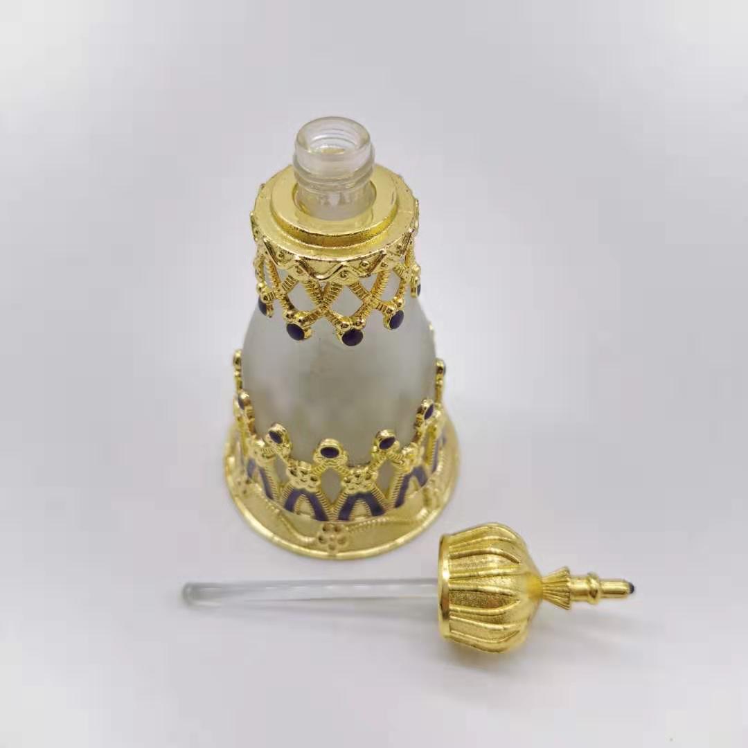 Wholesale 30ml Unique Arabic Style Metal Essential Oil Attar Perfume Glass Bottles with Glass Stick