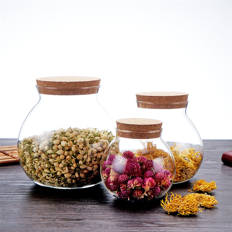 Wholesale 500mL 700ml 1500ml high borosilicate handmade heat resistant round glass jars and containers