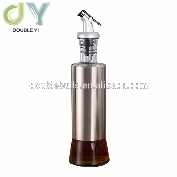 Wholesale 500ml Glass Olive Oil Bottle with Pourer and Funnel/ Kitchen Tools Soy Sauce Vinegar Seasoning Carafe Decanter
