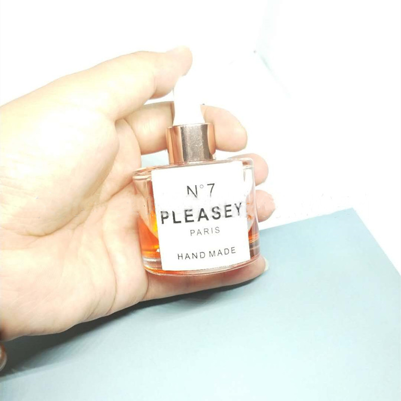 Wholesale 50ml clear glass wide round dropper bottle with gold rose dropper and Silica gel cap for essence oil bottles