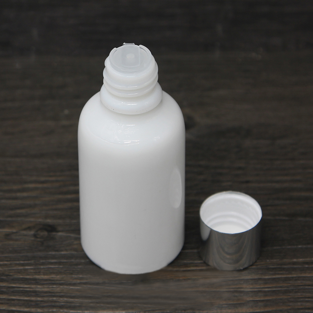 Wholesale 5ml 10ml 15ml 20ml 30ml 50ml 100ml White Glass Bottle with Inner Stopper