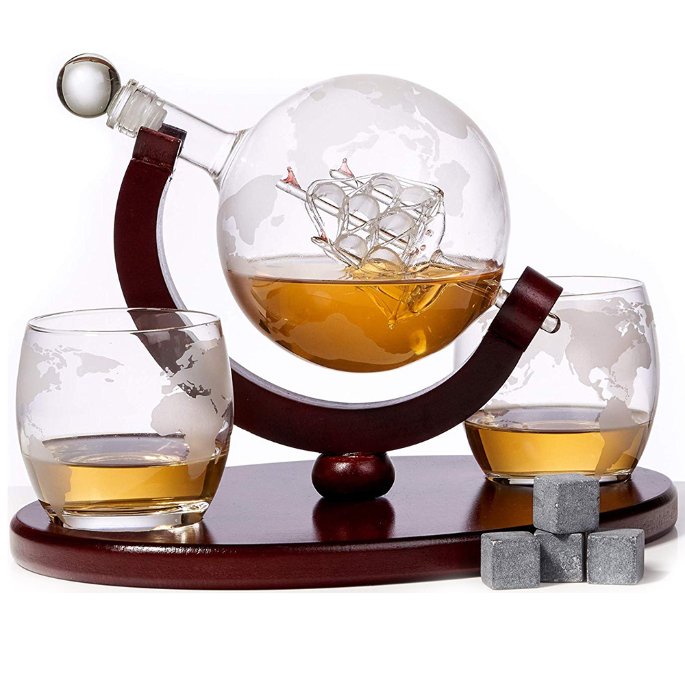 Wholesale 850ML Whiskey Globe Decanter With Wood Base Handmade Liquor Glass Decanter with 2 cups