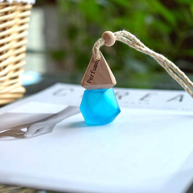 Wholesale 8ML Empty Car Air Freshener Mini Matte Frosted Color Car Hanging Glass Perfume Diffuser Bottle With Wooden Cap