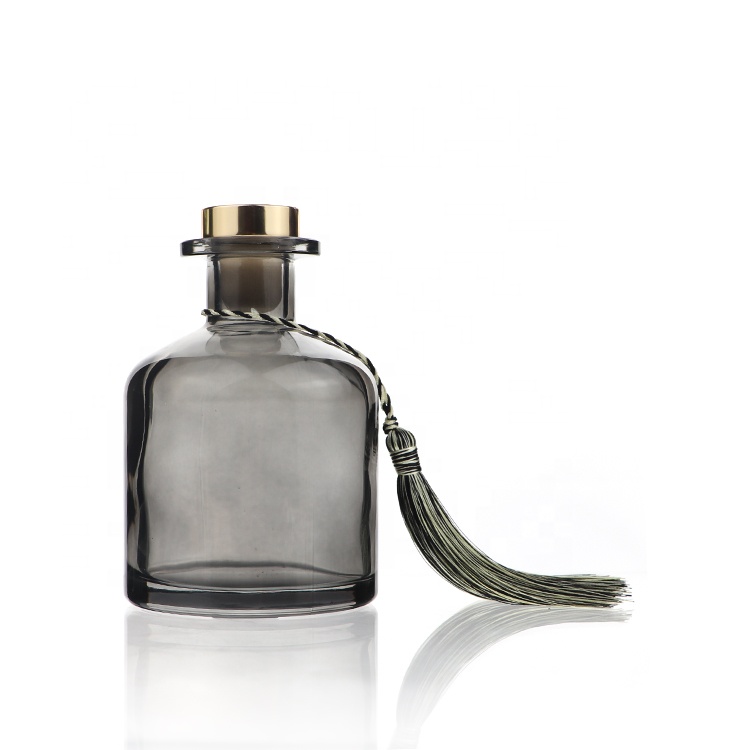Wholesale Best Price 250ml Decorative Matte Black Glass Essential Oil Bottle Reed Diffuser With Cork