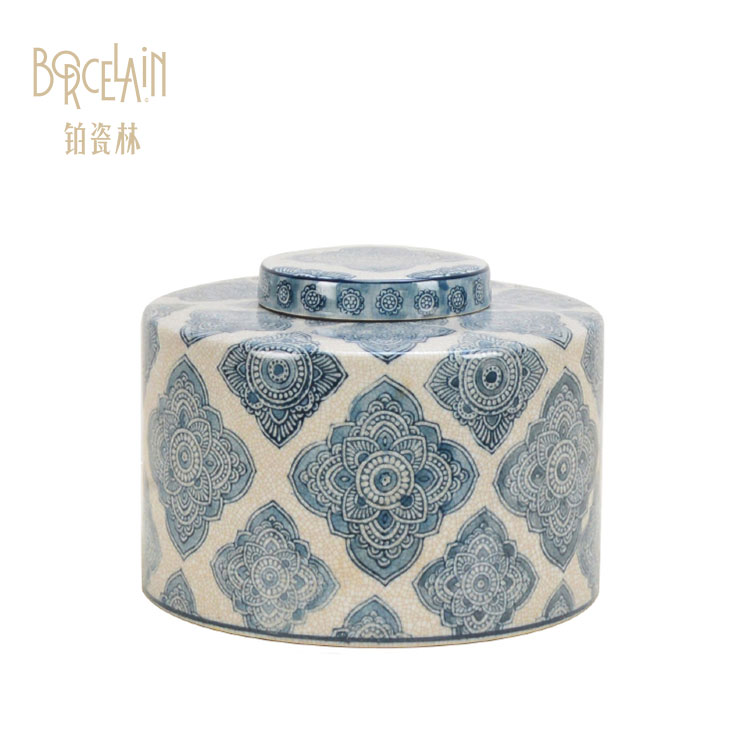 Wholesale Chinese traditional porcelain luxury home goods decorative handmade ceramic jar