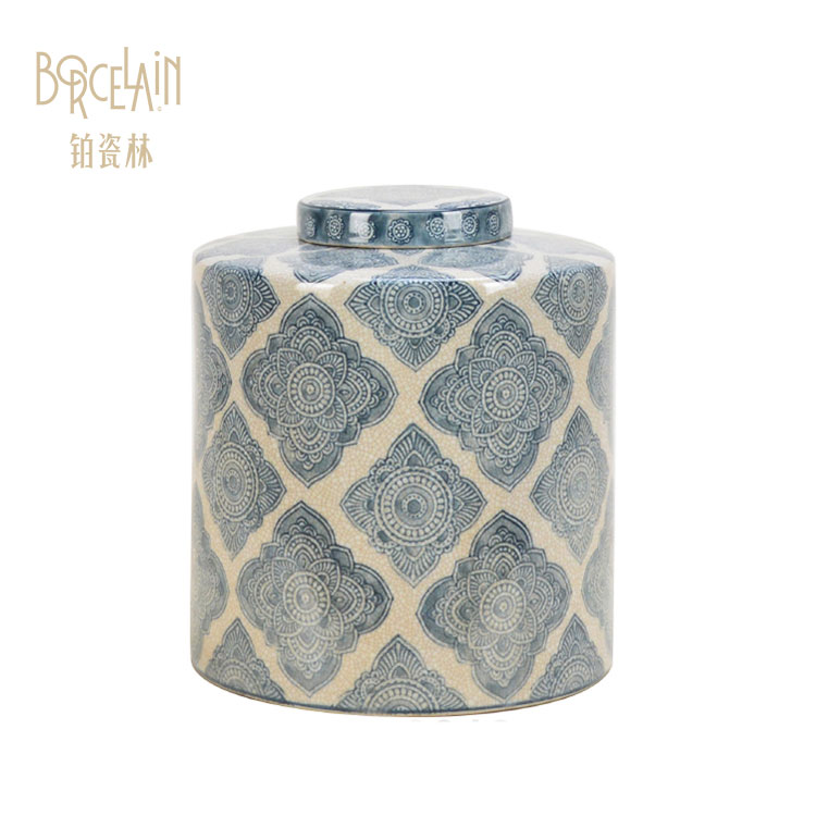 Wholesale Chinese traditional porcelain luxury home goods decorative handmade ceramic jar