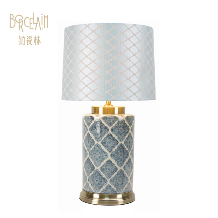 Wholesale Chinese traditional porcelain luxury home goods decorative handmade ceramic jar