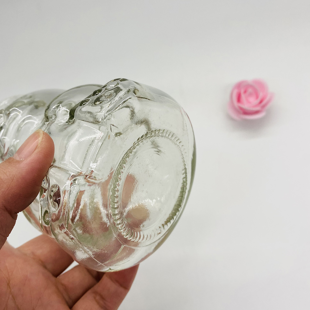 Wholesale Clear Empty honey Bear glass bottle 250ml 8oz Food Grade Glass bottle Candy Jar Storage Bottle with lid