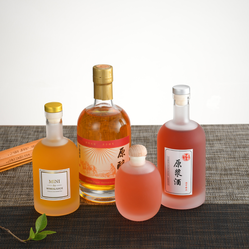 Wholesale Clear Round 100Ml 500Ml LiquorWhisky Glass Wine Bottle Vodka Bottle With Lid