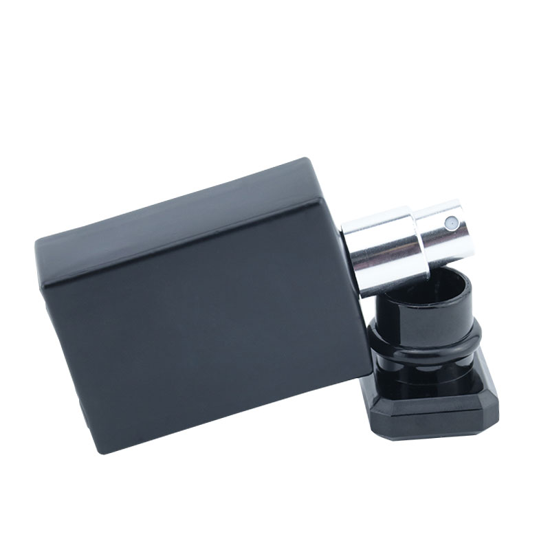 Wholesale Custom Design Empty Luxury Square Flat Black Spray Bottle Refillable Fancy 30ml Glass Perfume Bottle