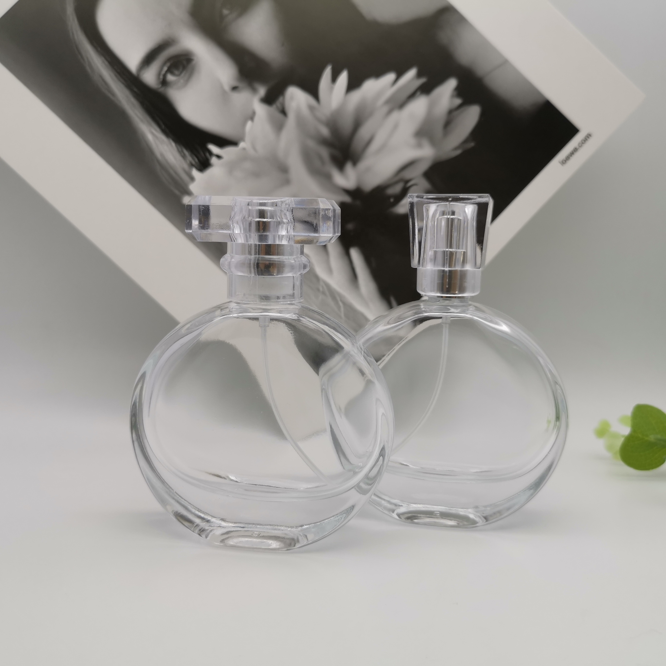 Wholesale Custom Design Luxury Empty 30ML 50ML 100MLGlass Round Perfume Bottle glass bottle