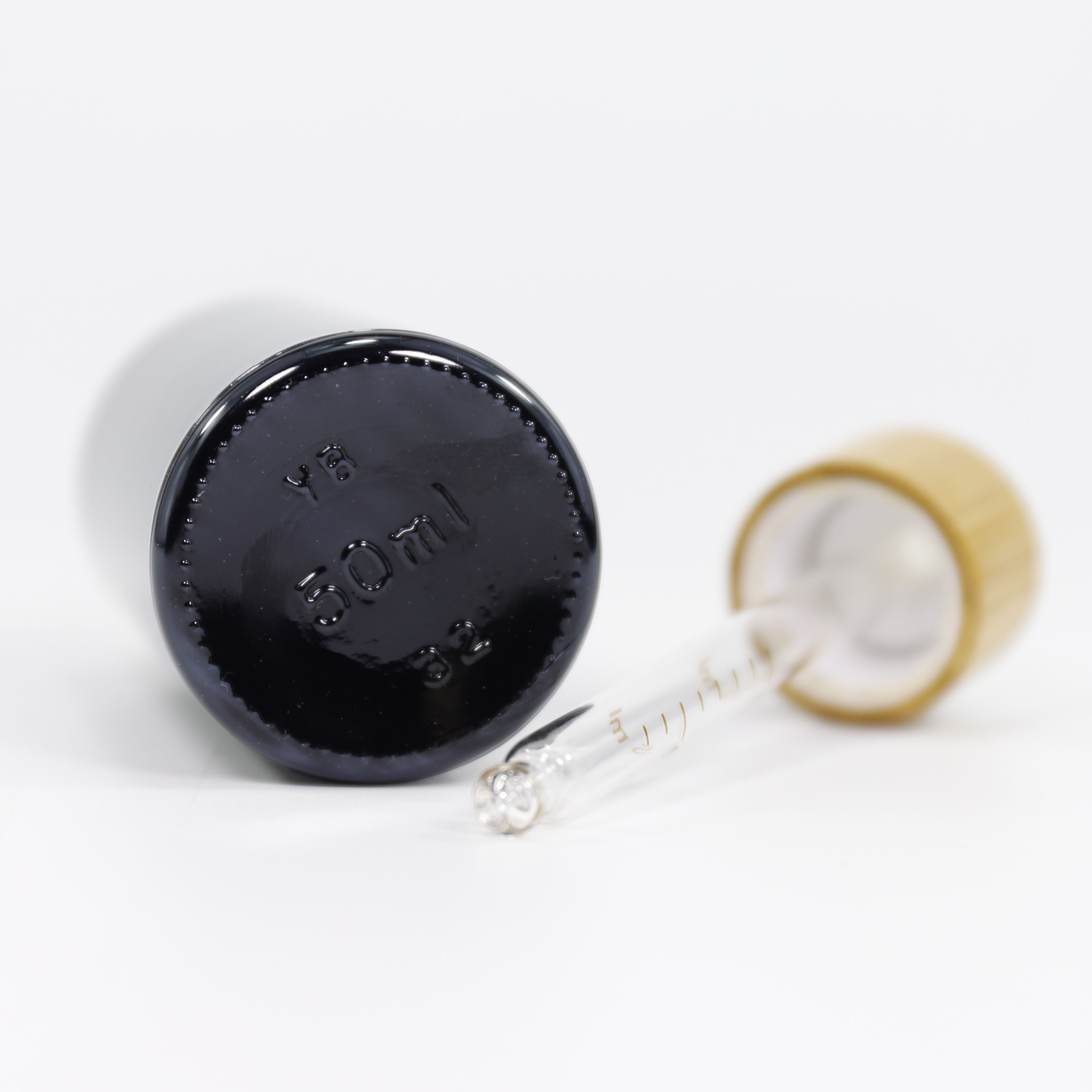 Wholesale Custom Empty Black Glass Essential Oil Bottle with Bamboo Lid