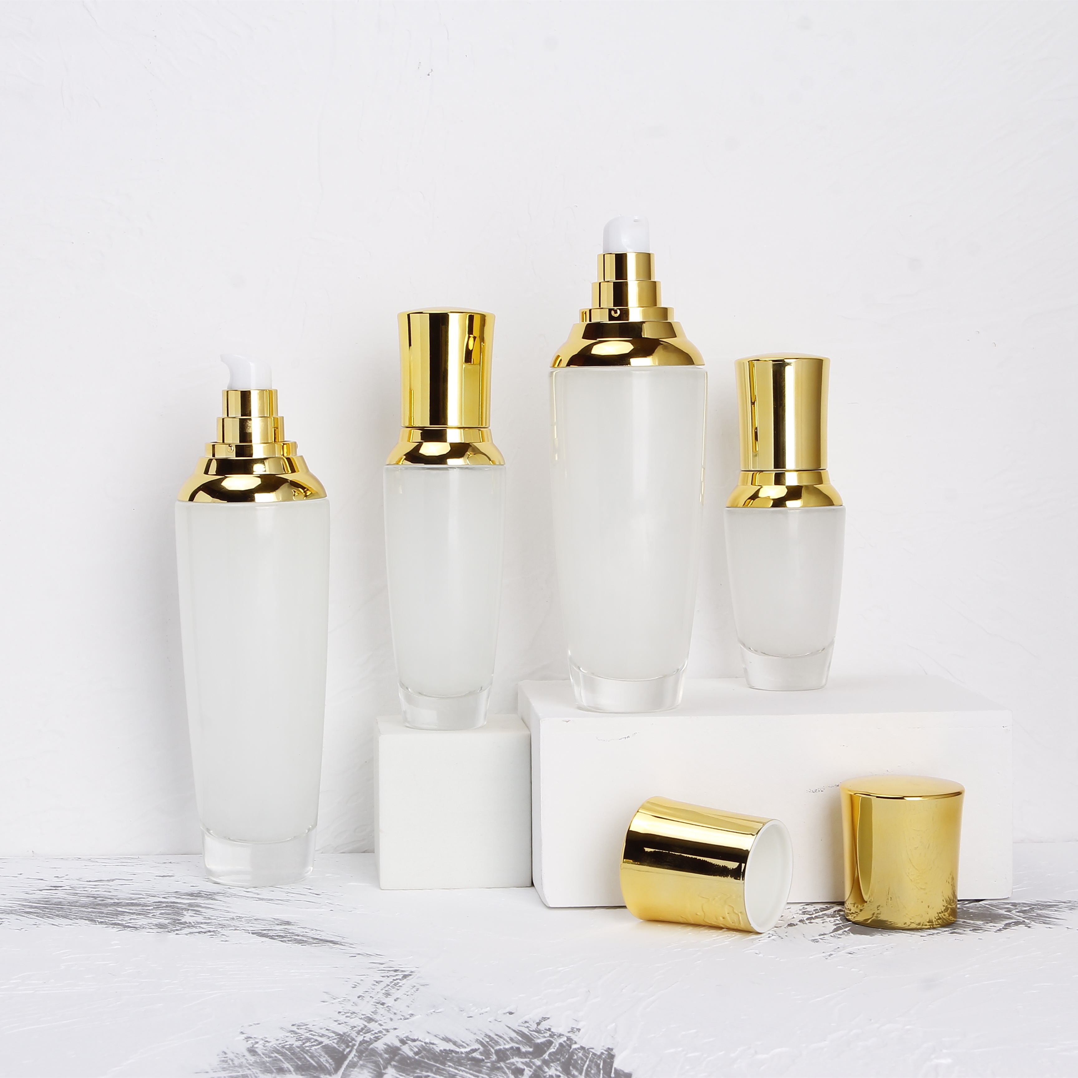 Wholesale Custom Luxury Cosmetics Packaging Face Cream Serum Skin Care Cosmetic Bottle Sets