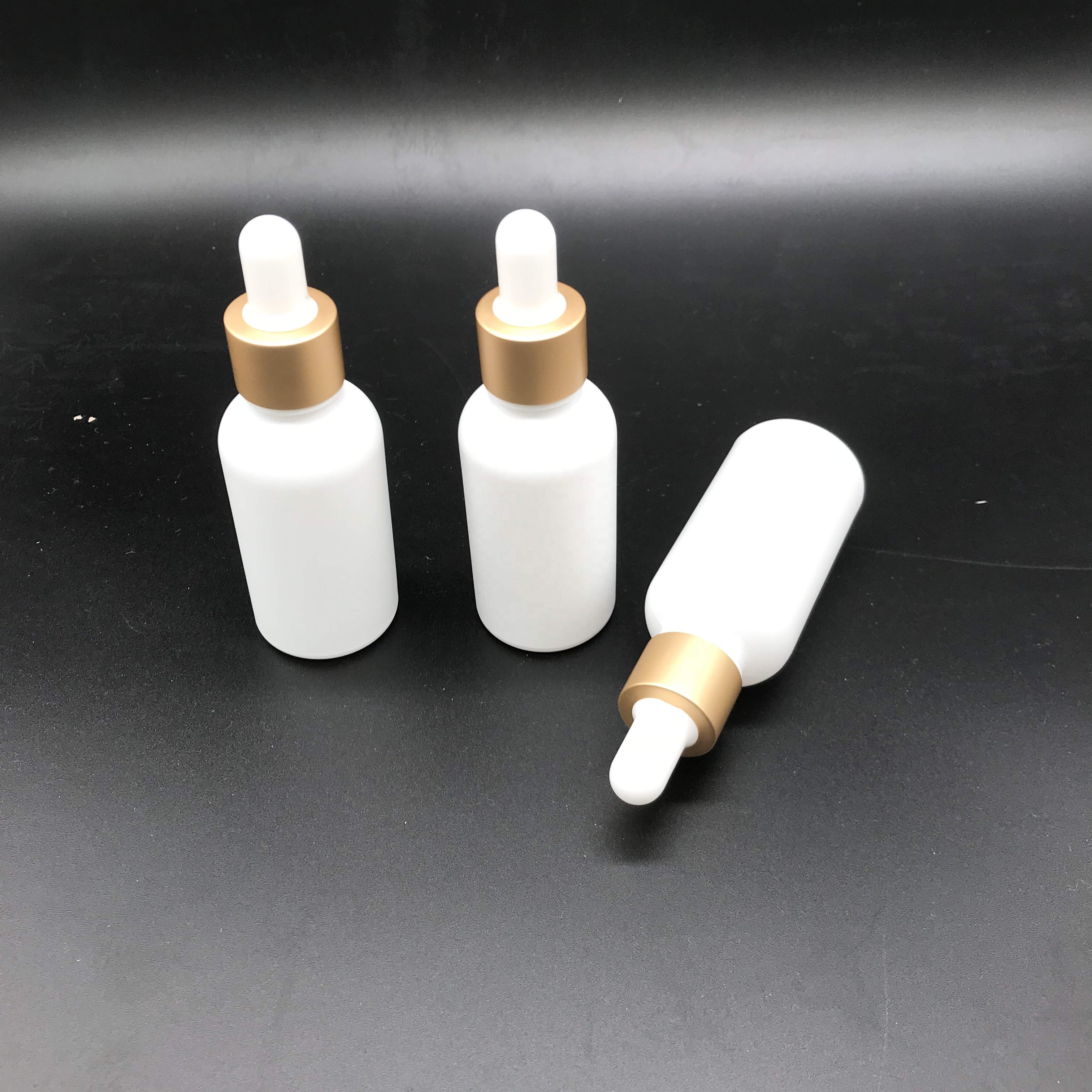 Wholesale Custom Metal Dropper Cap White Glass Essential Oil Bottle