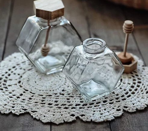 Wholesale Customized 100ml 220ml 380ml Empty Clear Hexagon Glass Honey Jars with Wooden Lid and Dipper