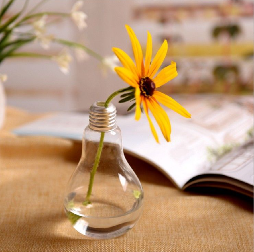 Wholesale Customized 360ml Clear Unique Machine Pressed Reusable Juice Water Beverage Light Bulb Drinking Glass With Straw
