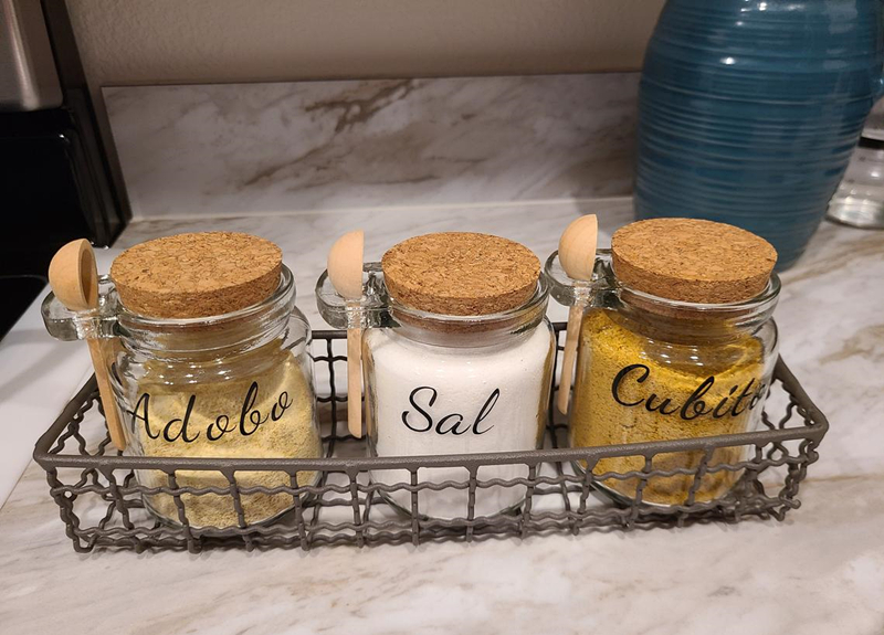 Wholesale Customized 4oz 250ml Unique Glass Honey Jars with Wooden Lid and Spoon