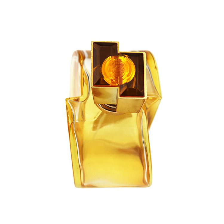 Wholesale Elegant Heart Shaped Gold Portable Perfume Bottle 80 ml For Women