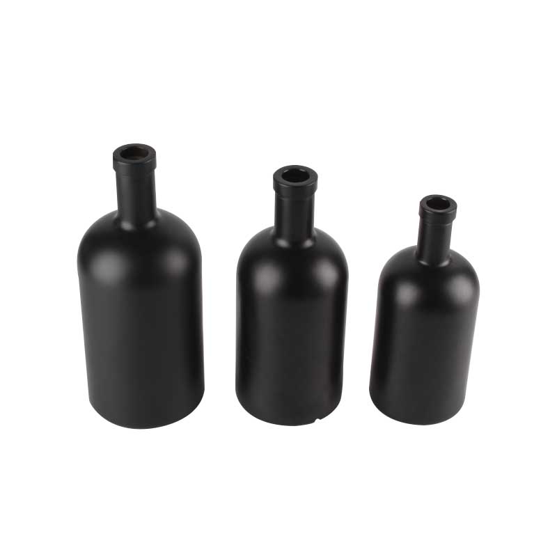 Wholesale Empty Fancy Glass Vodka Bottles Glass 750ml Spirit Liquor Glass Vodka Bottle