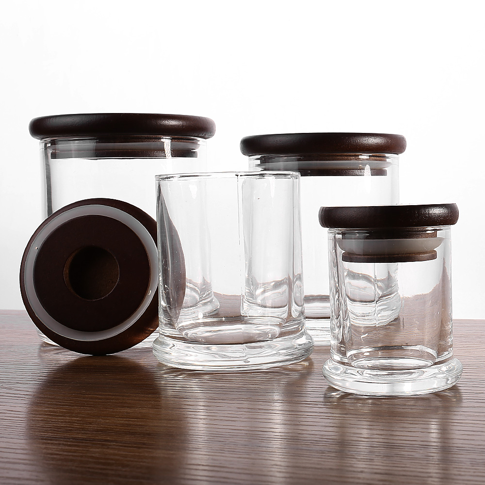 Wholesale Empty Four Size Clear Storage Canister Glass Candle Jar with Wooden Flat Lid