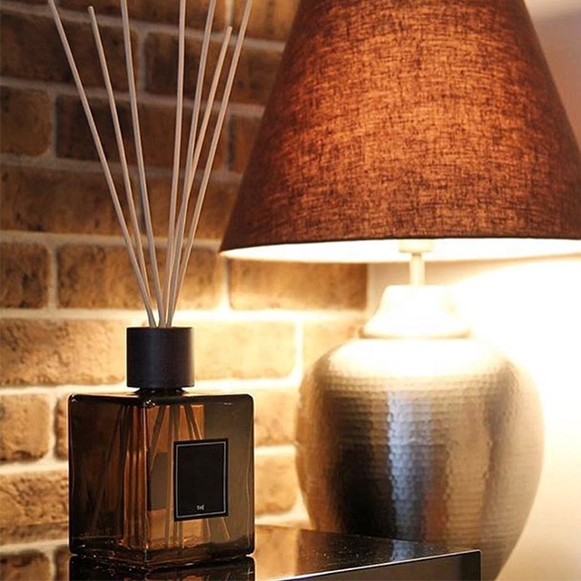 Wholesale Empty Glass Reed Diffuser Bottles Supplies Luxury Diffuser Cap Cover Container