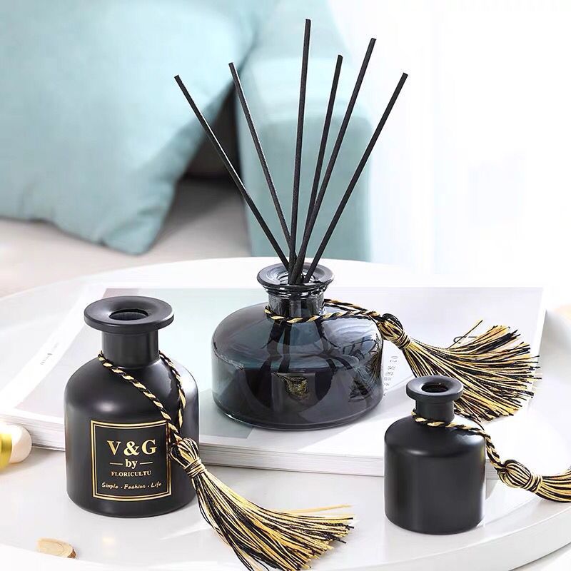 Wholesale Empty Glass Reed Diffuser Bottles Supplies Luxury Diffuser Cap Cover Container