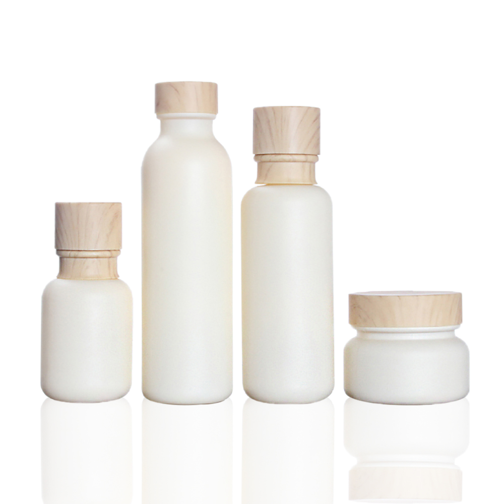 Wholesale  Environmental Cosmetic 50g  Frosted Glass Jar Bamboo Lids  For Skin Care