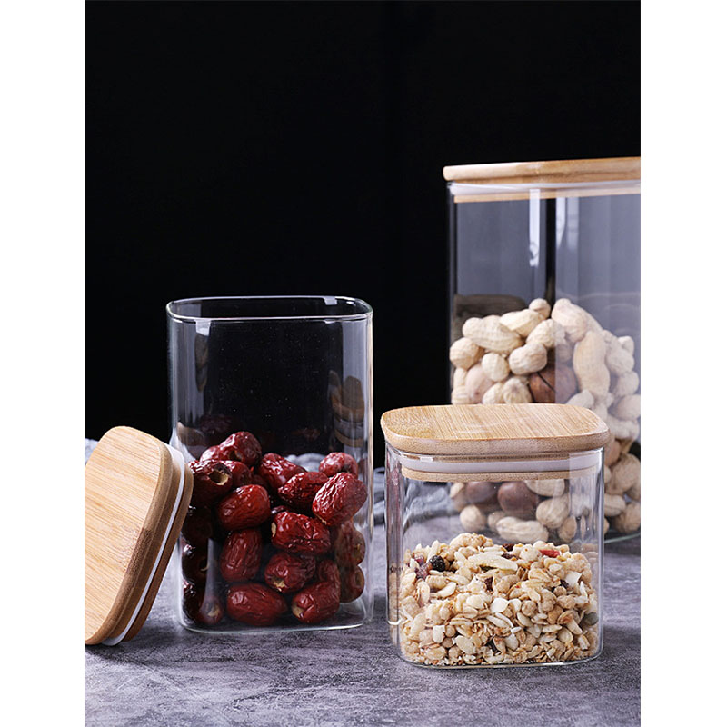 Wholesale Factory Borosilicate Glass Jar Storage Candy Cookie Food Storage Grain Glass Jar Airtight Bamboo Lid