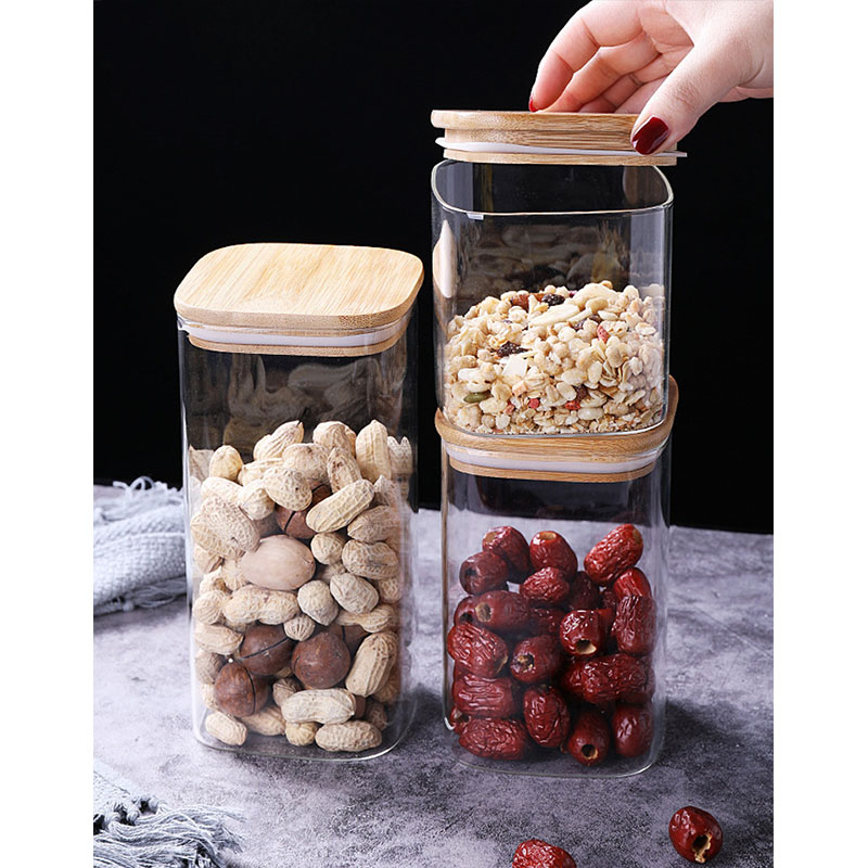 Wholesale Factory Borosilicate Glass Jar Storage Candy Cookie Food Storage Grain Glass Jar Airtight Bamboo Lid