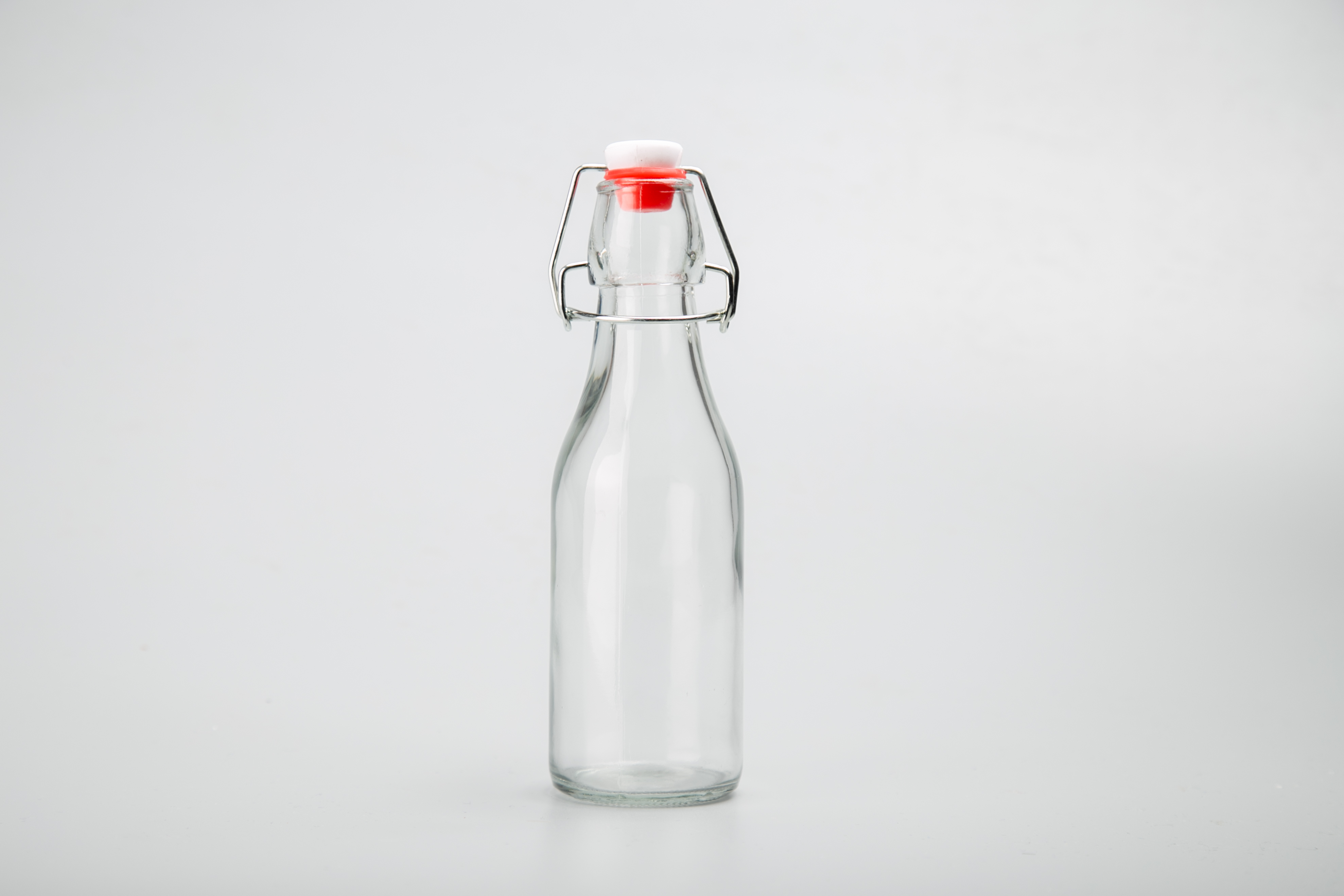 Wholesale Factory price 500ml Empty Clear Drinking Beverage Container Glass Bottle glass swing top bottle1219