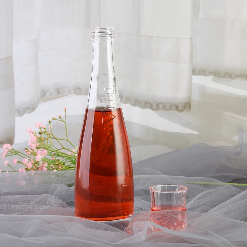 Wholesale Fashion Bulk Empty hot stamping 500ml juice beverage glass bottle