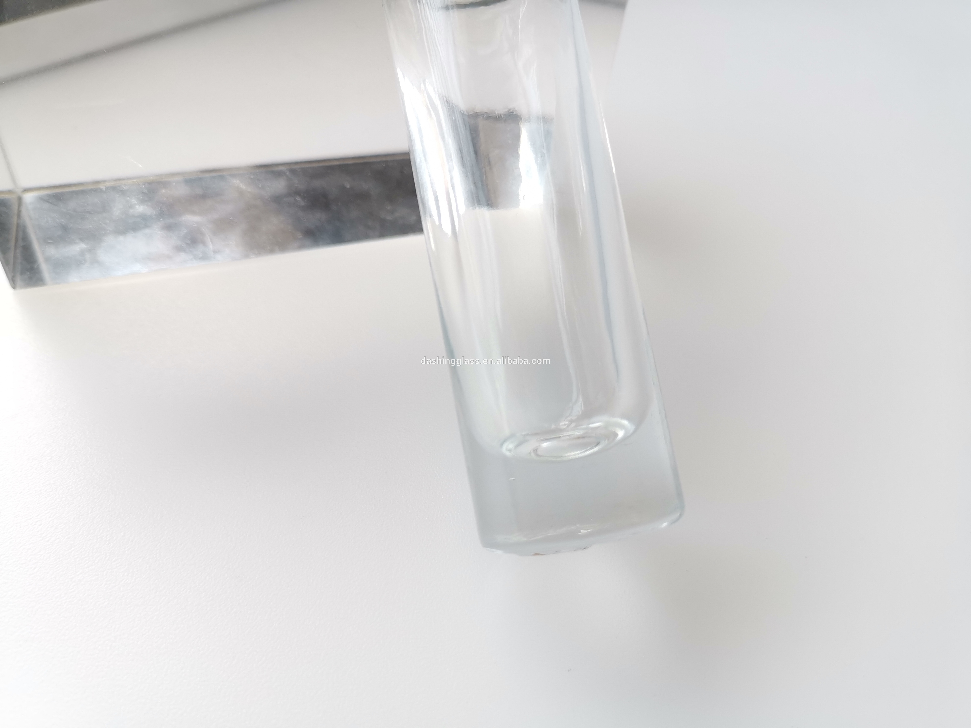 Wholesale Glass Cute Perfume Bottle Empty Round Perfume Bottle 15ml