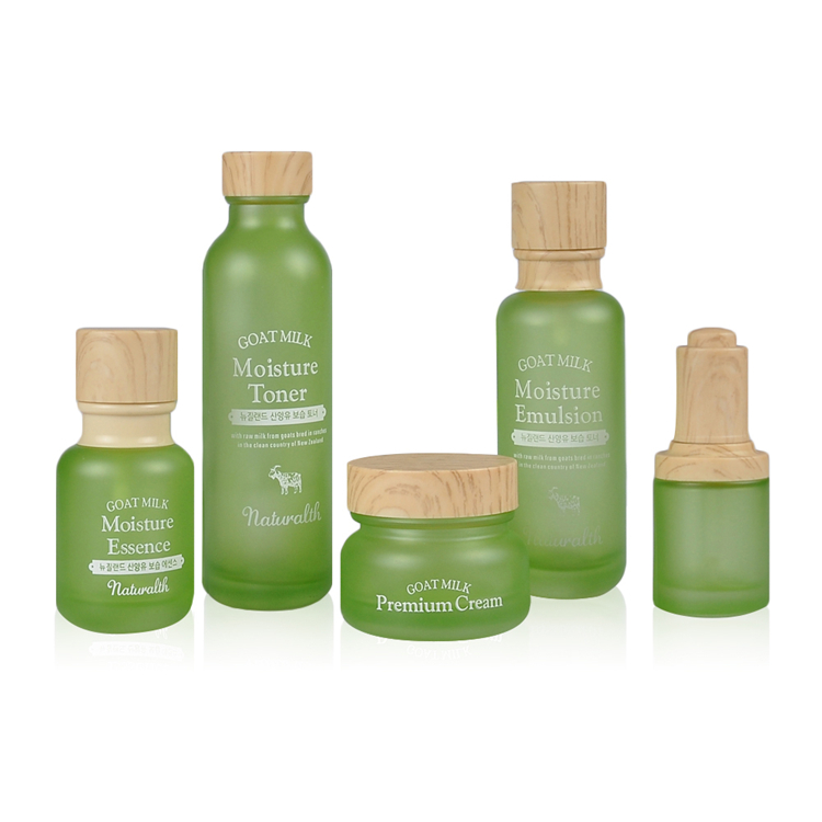 Wholesale Green Bottle 50g 50ml 110ml 150ml Frosted Glass Cosmetics Set Bottles With Bamboo Lids