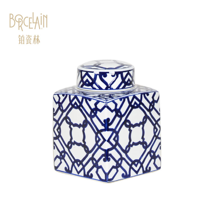 Wholesale Guangzhou Exquisite Retro Chinese Blue And White Ceramic Canister