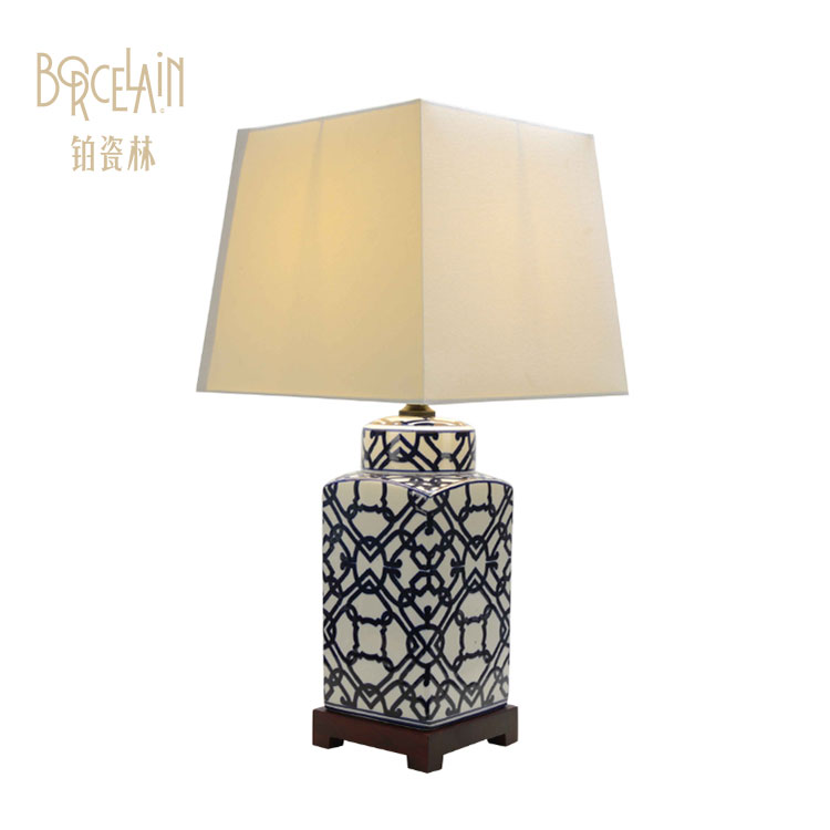 Wholesale Guangzhou Exquisite Retro Chinese Blue And White Ceramic Canister