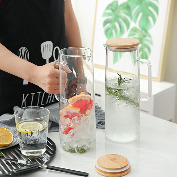 Wholesale Handmade Borosilicate Glass Heat Resistant Drinking Glass Water Pitcher Jug With Bamboo Lid
