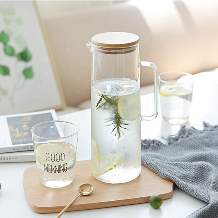 Wholesale Handmade Borosilicate Glass Heat Resistant Drinking Glass Water Pitcher Jug With Bamboo Lid