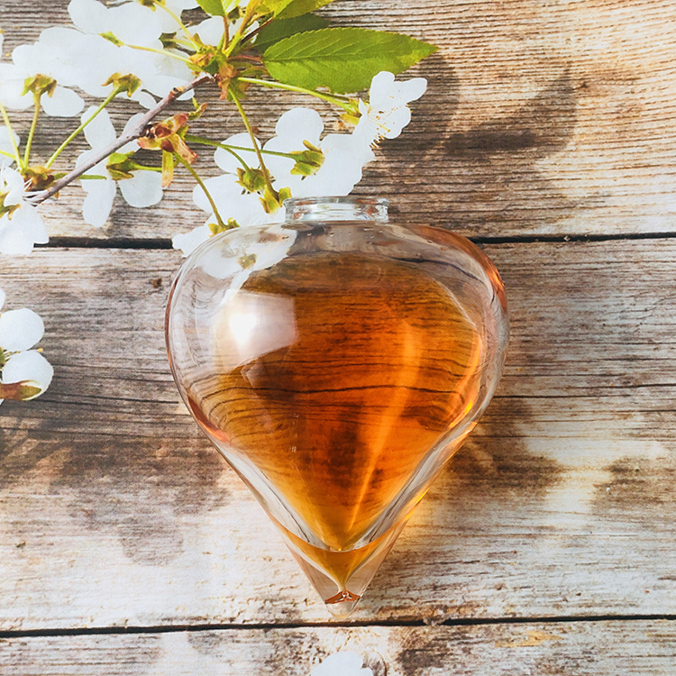 Wholesale Heart Shape Rum bottle Sizes Extra Flint Glass Liquor Bottle