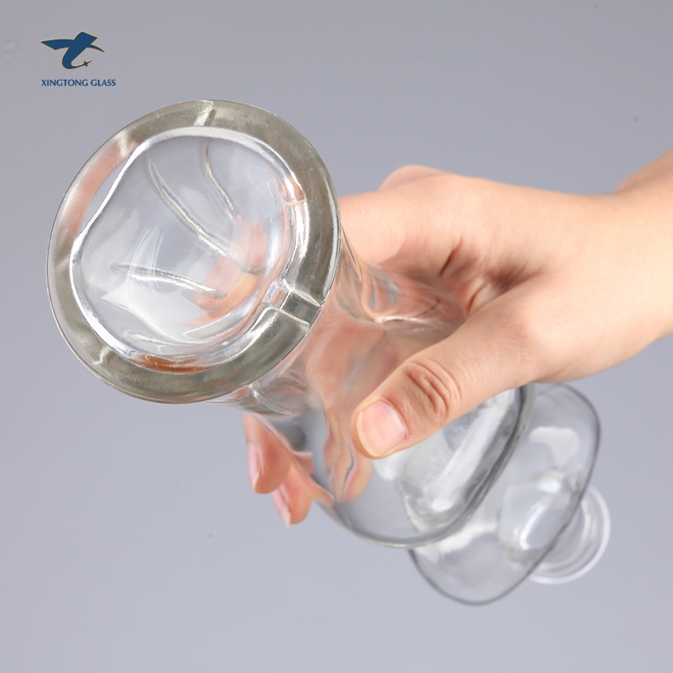 Wholesale Lead-Free Elegant Women Body Shaped Glass Bottle For Stopper