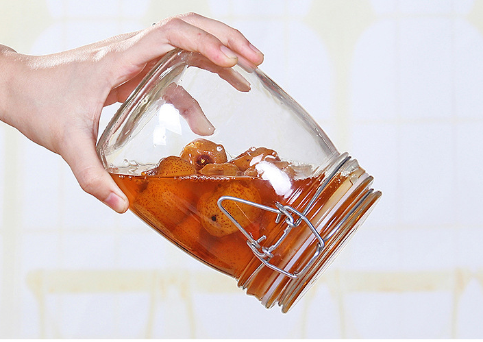 Wholesale Luxury 500ml 750ml Round Sealed Clear Glass Bottles For Honey Packing Food Safe