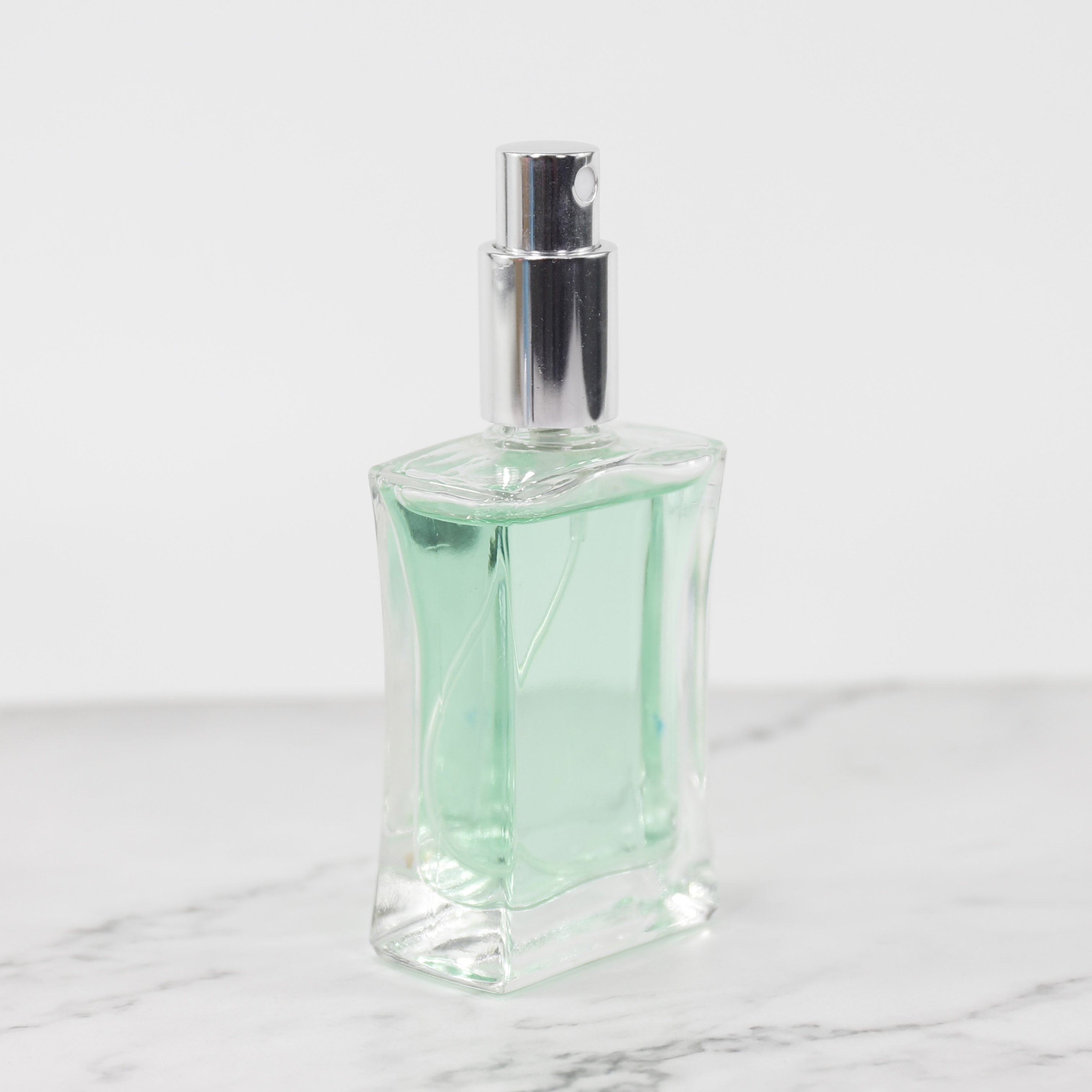 Wholesale Luxury Design 50ml Perfume Glass Bottle Square Empty Glass Perfume Spray Bottle