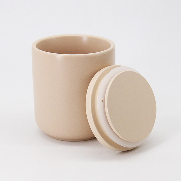 Wholesale Luxury Round Vintage Container Brown Amber Glass Empty Candle Jars With Metal Lid