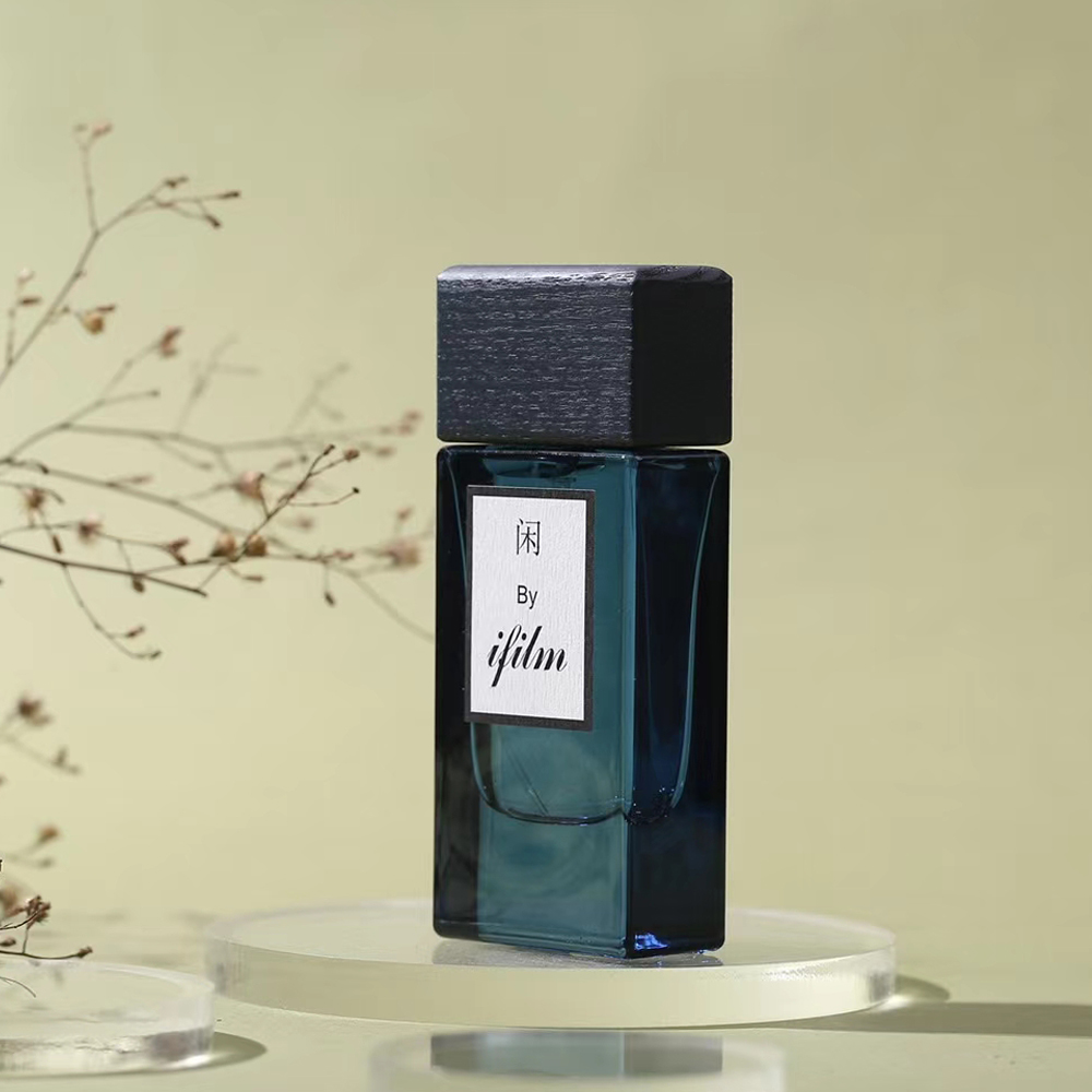 Wholesale Manufacturer Cosmetic Packaging 30ml, 50ml, 80ml Empty Square Crimp Neck Glass Spray Perfume Bottle with Wooden Cap