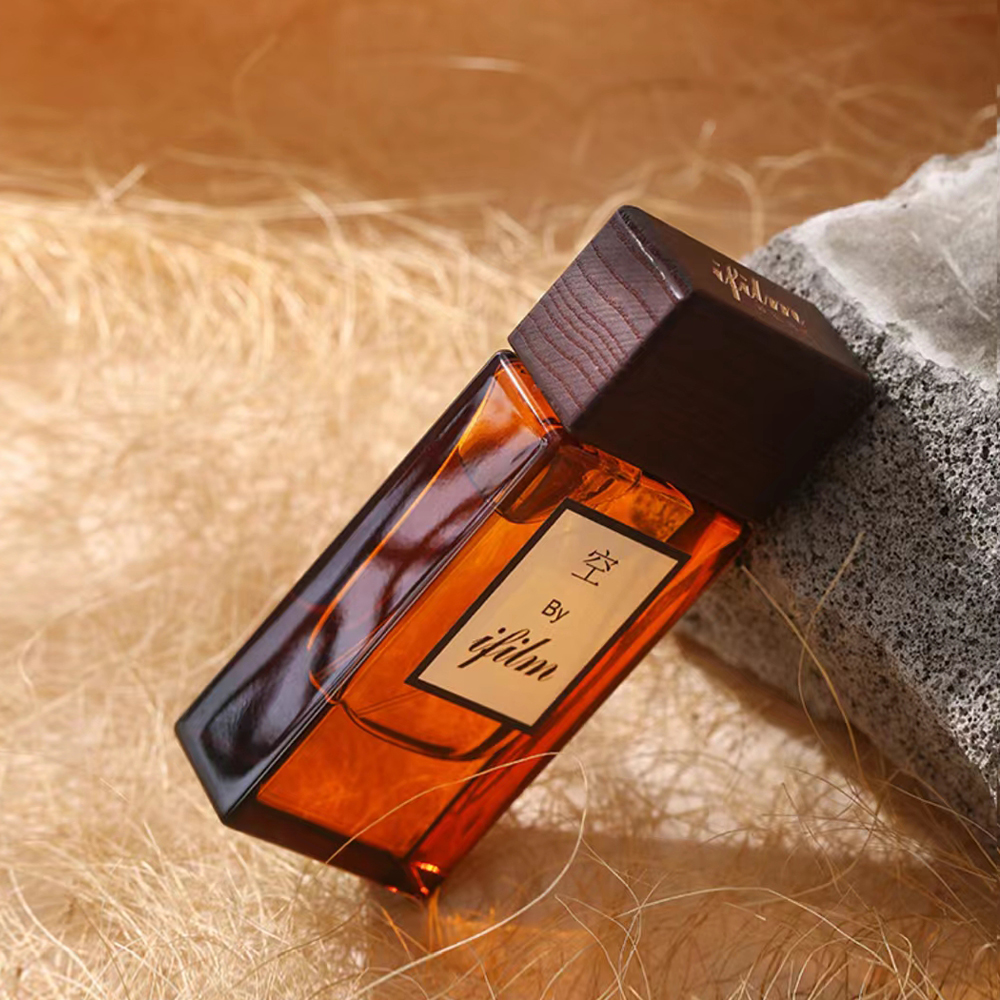 Wholesale Manufacturer Cosmetic Packaging 30ml, 50ml, 80ml Empty Square Crimp Neck Glass Spray Perfume Bottle with Wooden Cap