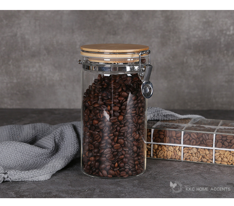 Wholesale Multi Styles Hot Sale Heat Resistant Glass Jars With Bamboo Snap Joint Lids For Kitchen Spice Grains