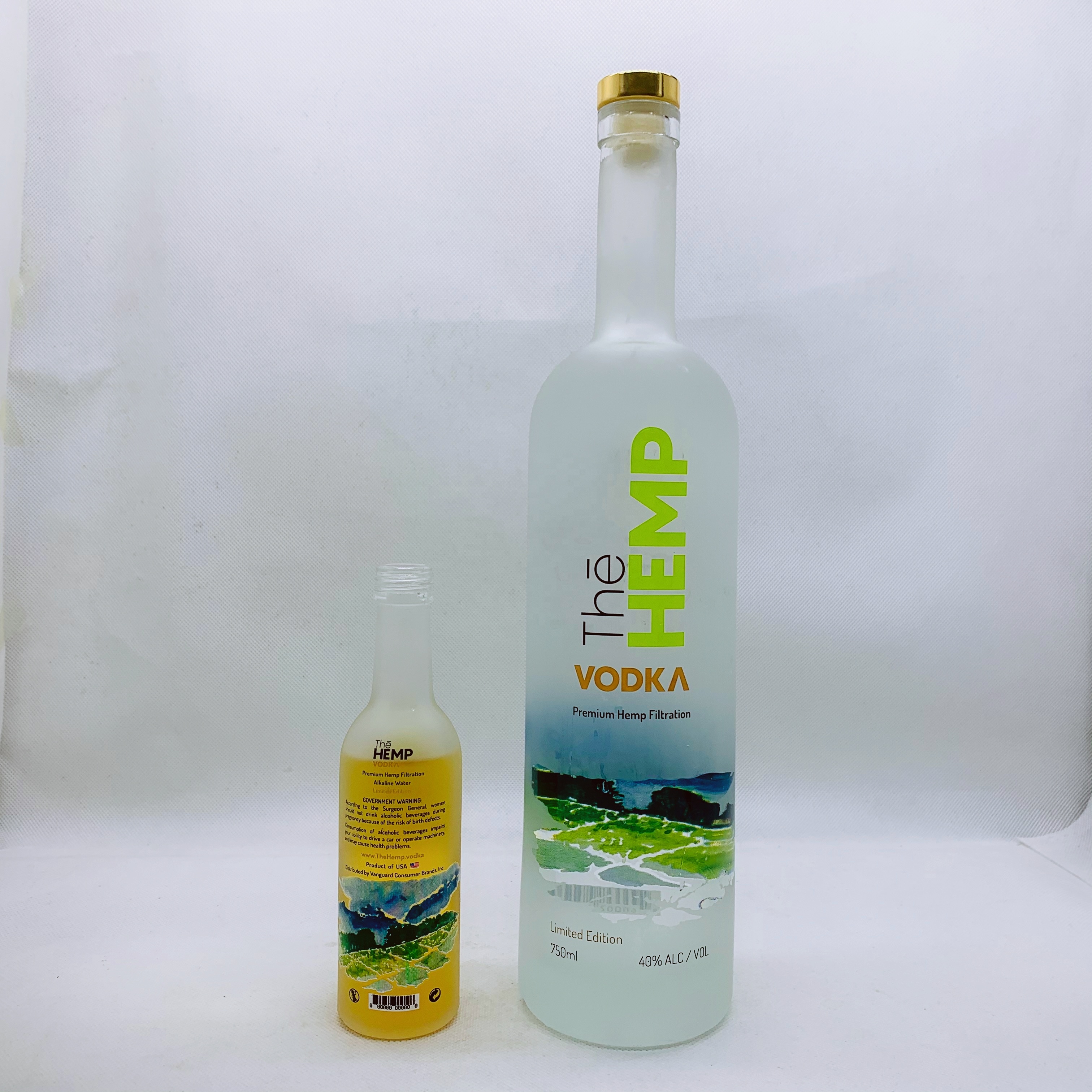 Wholesale New Design custom frosted vodka glass bottles