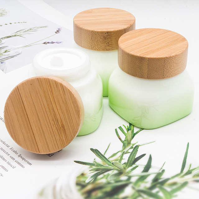 Wholesale Private Label Luxury Cosmetics Bottle Containers and Packaging Glass Cosmetic Jars Manufacturer