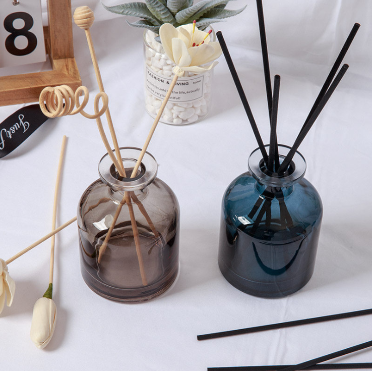 Wholesale Simple Round Colored Glass Blue Gray Black 150ml 200ml Empty Perfume Reed Diffuse Glass Bottle