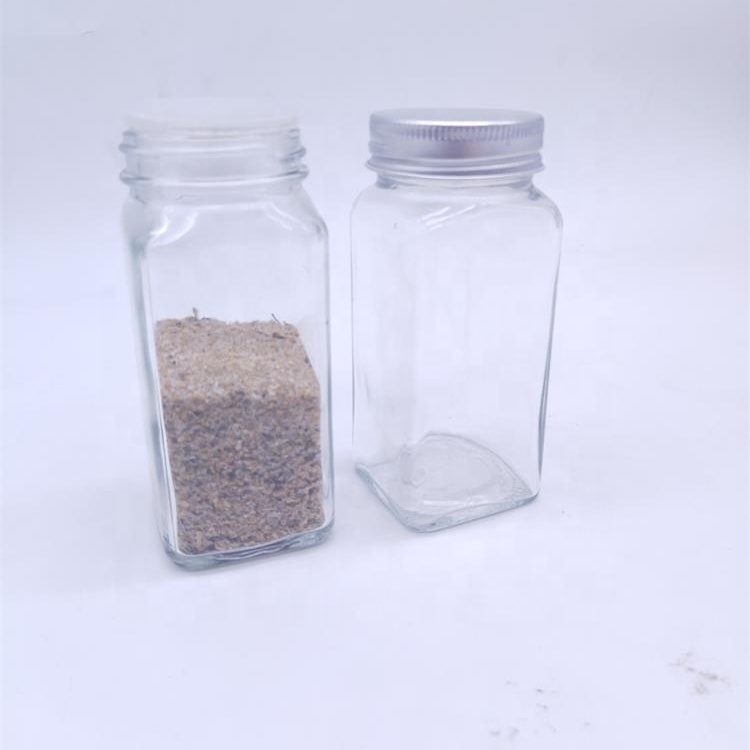 Wholesale Square glass spice bottles spice glass jar with silver metal lids shaker tops