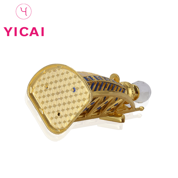 Wholesale Unique 8ml Refillable Triangle Shaped Perfume Bottle